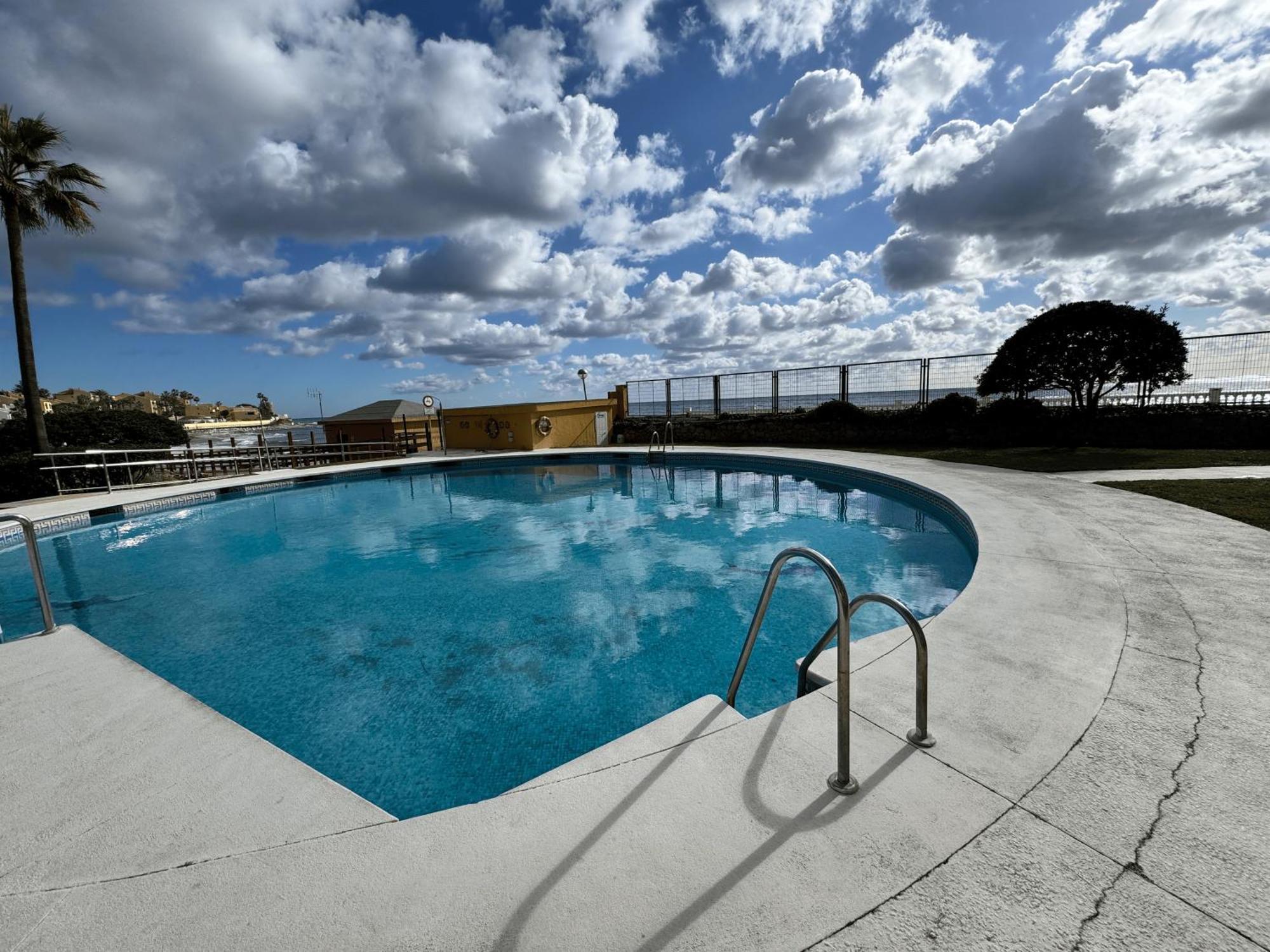 Beachfront Studio ,The View Calahonda, Panoramic Sea Views Sitio de Calahonda Exterior photo