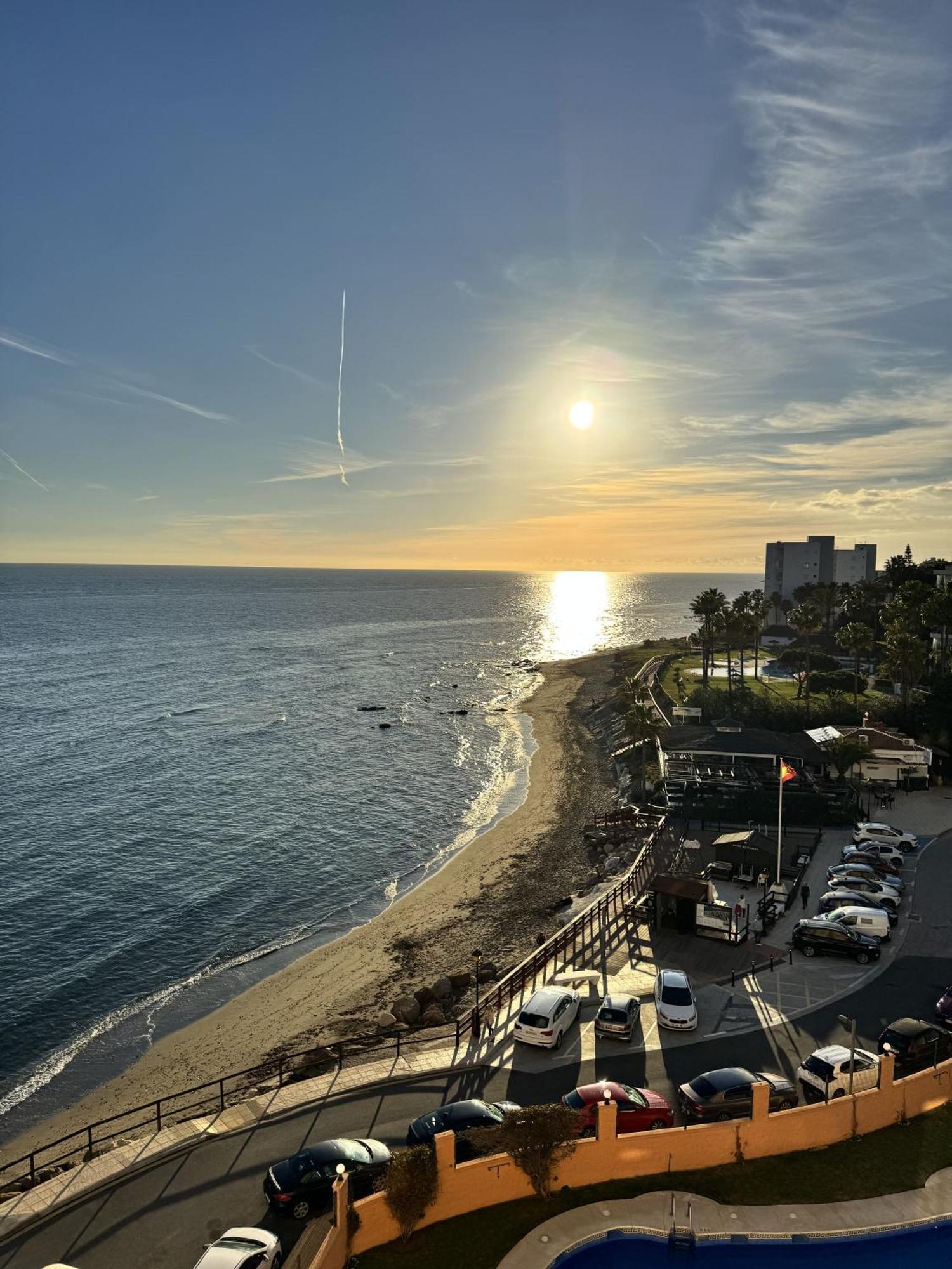 Beachfront Studio ,The View Calahonda, Panoramic Sea Views Sitio de Calahonda Exterior photo